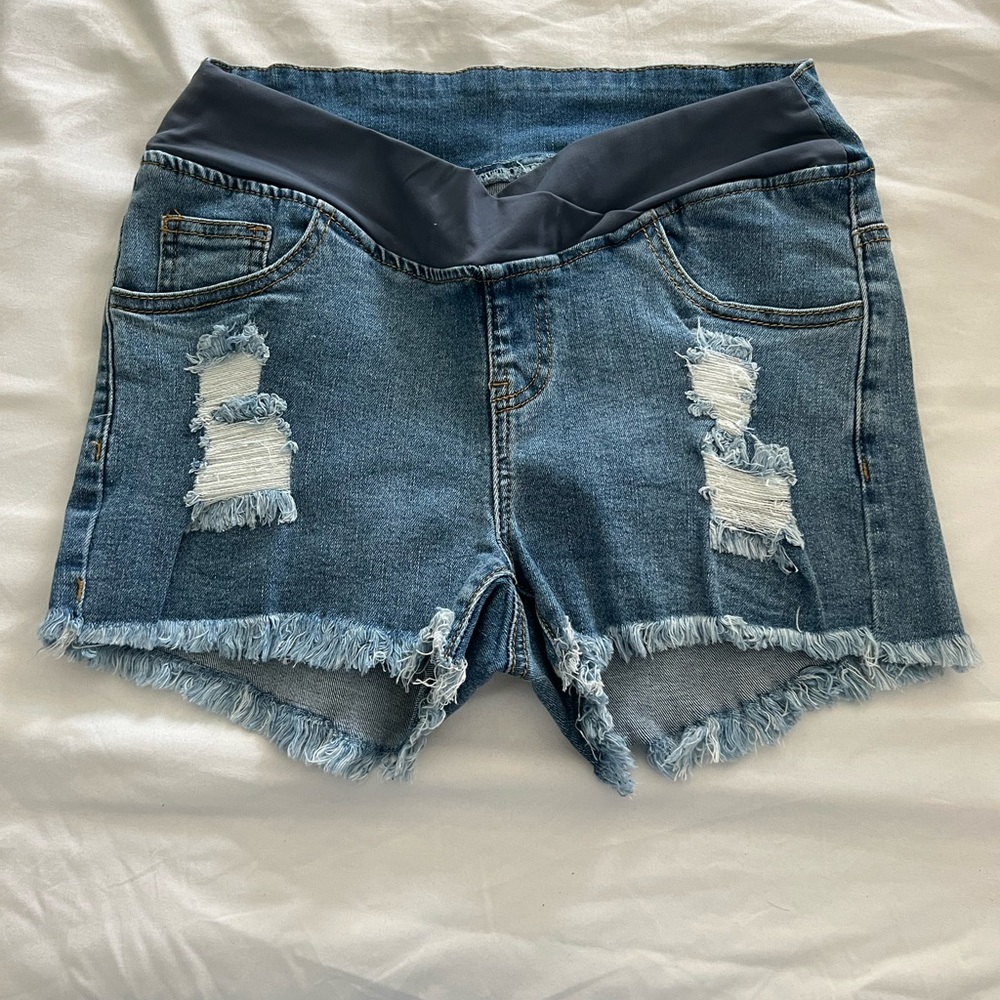 levi maternity shorts